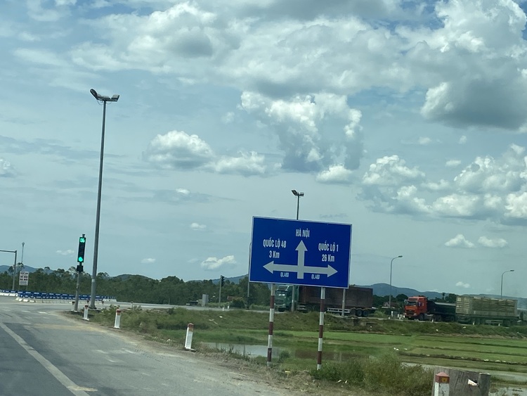 Xuyên Việt ven biển và cung Đông Bắc trong 20 ngày bằng Kona Xuyên Việt ven biển và cung Đông Bắc trong 20 ngày bằng Kona