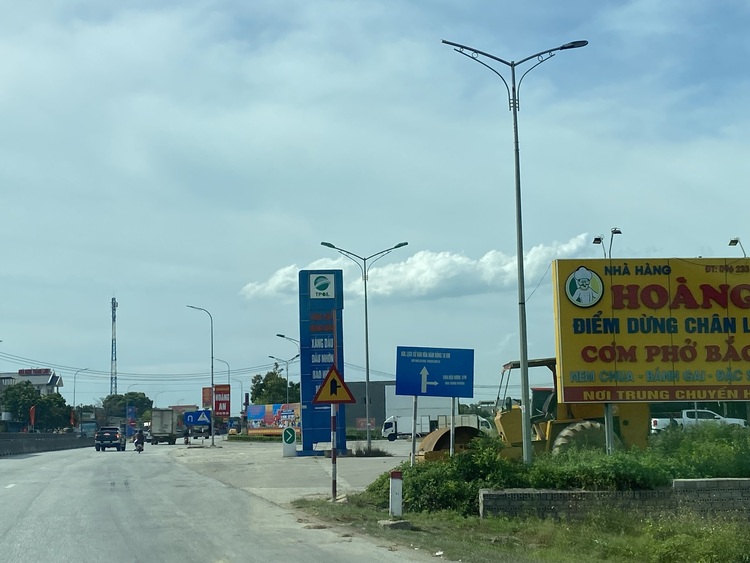 Xuyên Việt ven biển và cung Đông Bắc trong 20 ngày bằng Kona Xuyên Việt ven biển và cung Đông Bắc trong 20 ngày bằng Kona