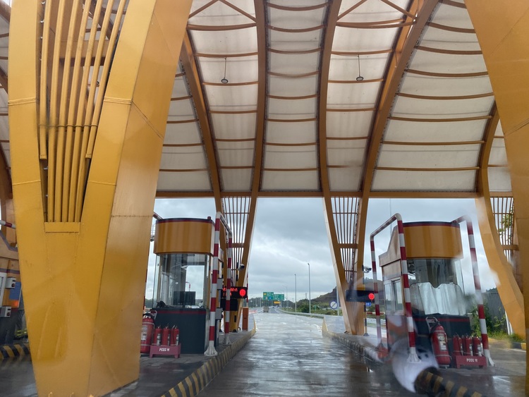Xuyên Việt ven biển và cung Đông Bắc trong 20 ngày bằng Kona Xuyên Việt ven biển và cung Đông Bắc trong 20 ngày bằng Kona