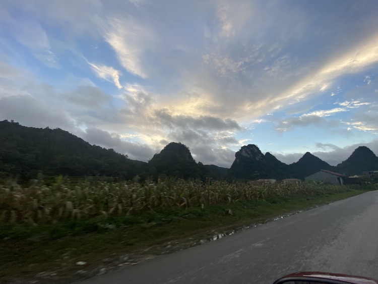 Xuyên Việt ven biển và cung Đông Bắc trong 20 ngày bằng Kona Xuyên Việt ven biển và cung Đông Bắc trong 20 ngày bằng Kona