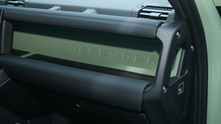 land-rover-defender-75th-limited-edition-20.jpg