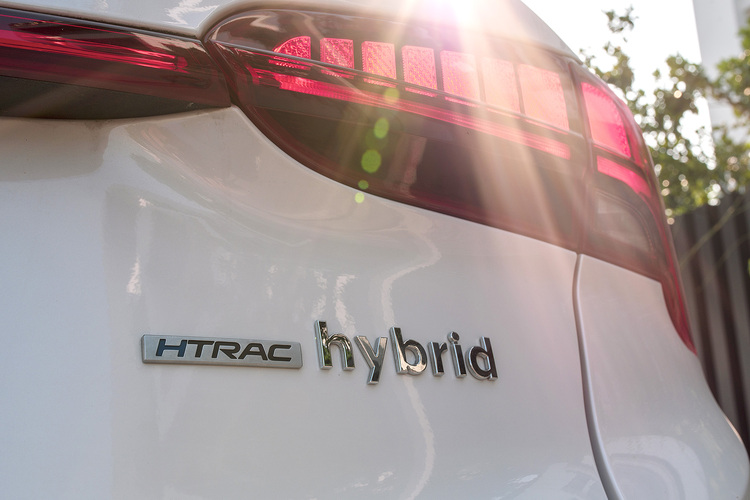 Hyundai Santa Fe Hybrid - 12.jpg