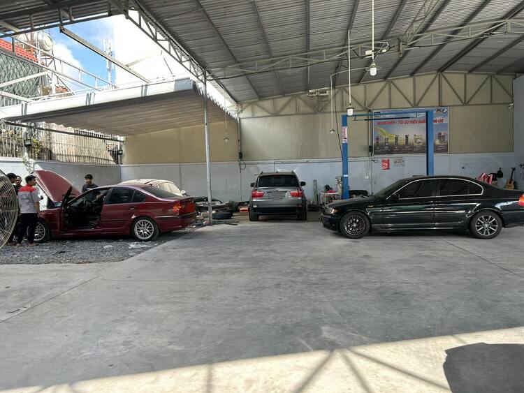 GARAGE TÍN PHÁT. 2/117 Đường Số 8,Bình Hưng Hòa,Bình Tân (Đối diện Aeon Tân Phú).