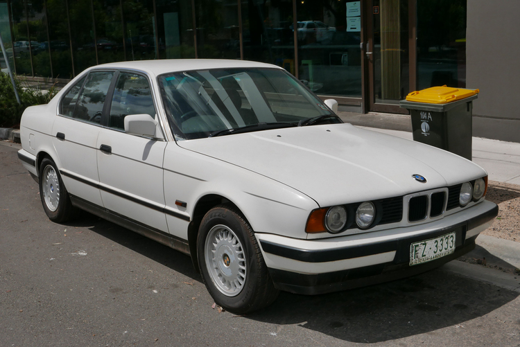Cần tìm BMW series 5, 7 đời 198x - 199x