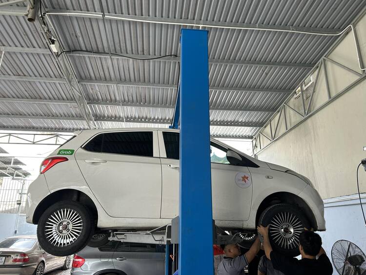 GARAGE TÍN PHÁT. 2/117 Đường Số 8,Bình Hưng Hòa,Bình Tân (Đối diện Aeon Tân Phú).