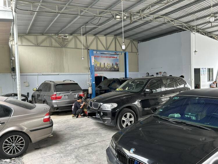 GARAGE TÍN PHÁT. 2/117 Đường Số 8,Bình Hưng Hòa,Bình Tân (Đối diện Aeon Tân Phú).