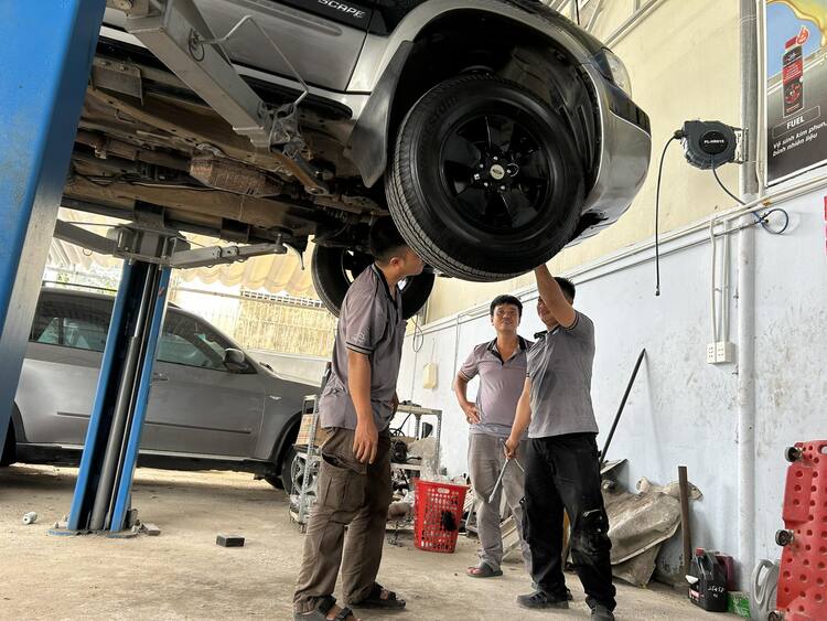 GARAGE TÍN PHÁT. 2/117 Đường Số 8,Bình Hưng Hòa,Bình Tân (Đối diện Aeon Tân Phú).