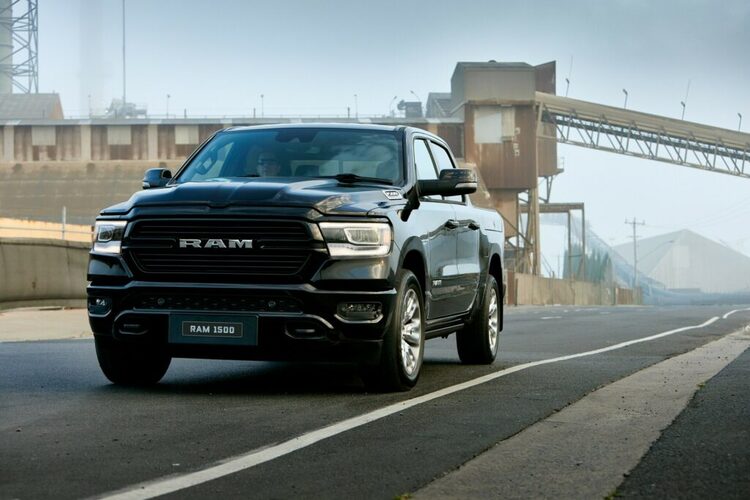 Ram 1500 Laramie Sport có mặt tại Úc với động cơ HEMI V8 5.7 lít, giá từ 2,1 tỷ đồng
