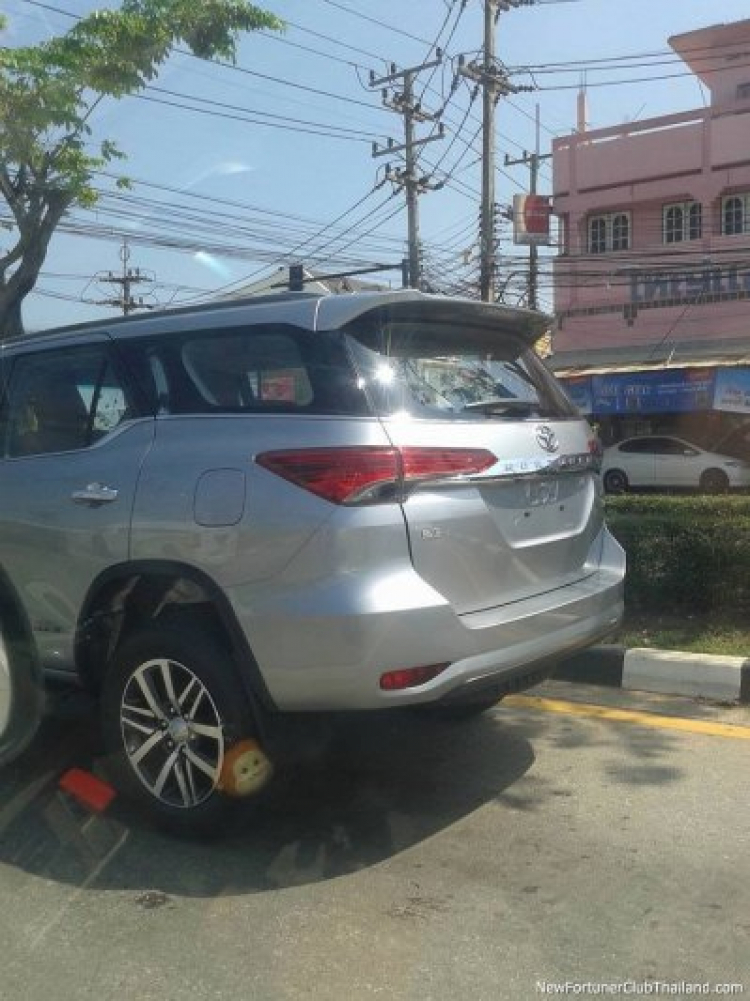 Toyota Fortuner 2016 lộ thêm loạt ảnh mới hấp dẫn hơn