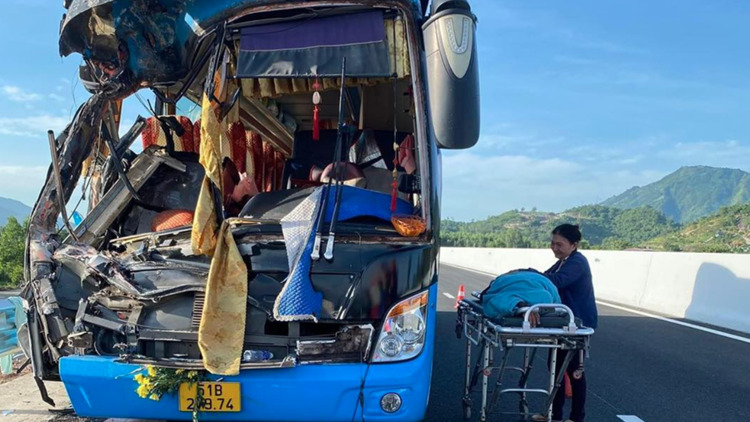 Vì sao các cao tốc qua Bình Thuận, Khánh Hòa liên tục xảy ra tai nạn?
