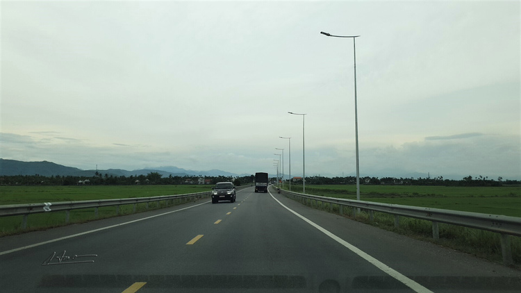 Nhật ký hành trình Sài Gòn - Hòa Bình, trải nghiệm 10 đoạn đường bộ cao tốc Bắc-Nam và ...