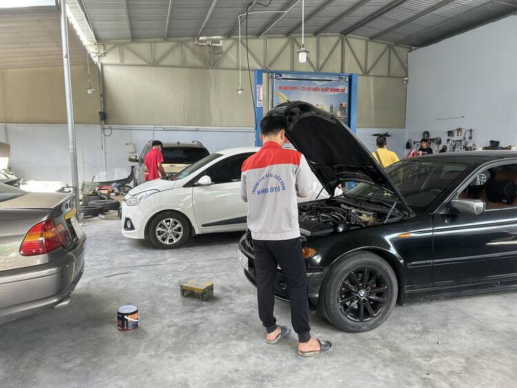 GARAGE TÍN PHÁT. 2/117 Đường Số 8,Bình Hưng Hòa,Bình Tân (Đối diện Aeon Tân Phú).