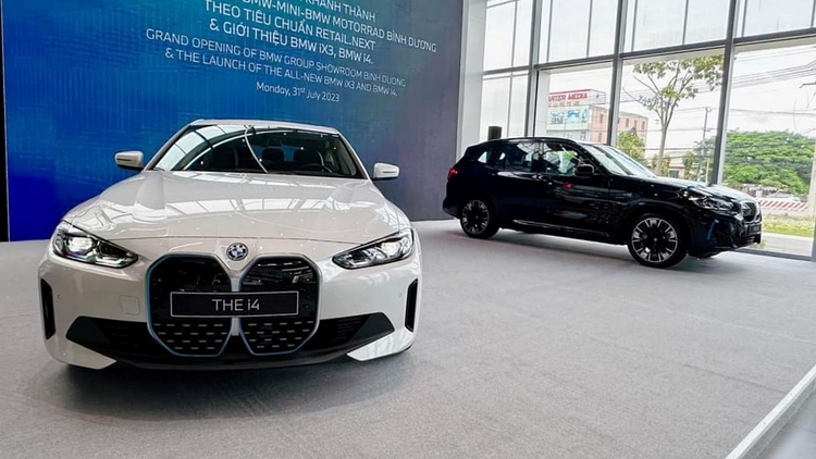 BMW i4 và iX3 ra mắt, giá từ 3,5 tỷ đồng, thị trường xe điện Việt sôi động hơn bao giờ hết
