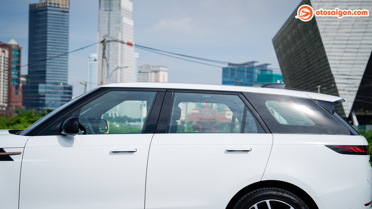 OS-Range-Rover-Sport-2023-22.jpg OS-Range-Rover-Sport-2023-22.jpg