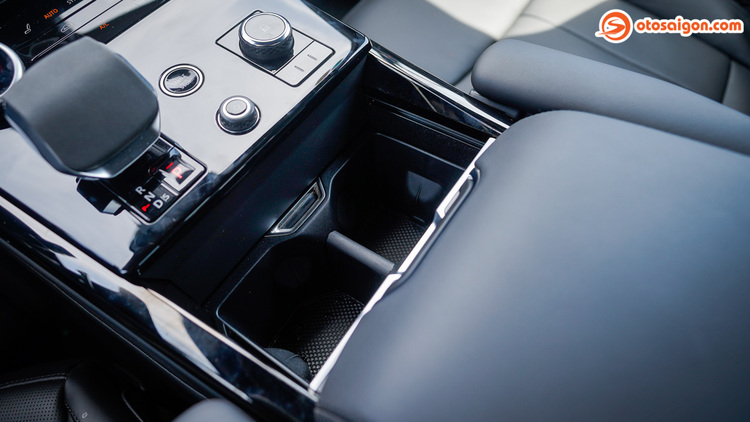 Đánh giá xe Range Rover Sport 2023: SUV sang toàn năng cho người thích sự phá cách