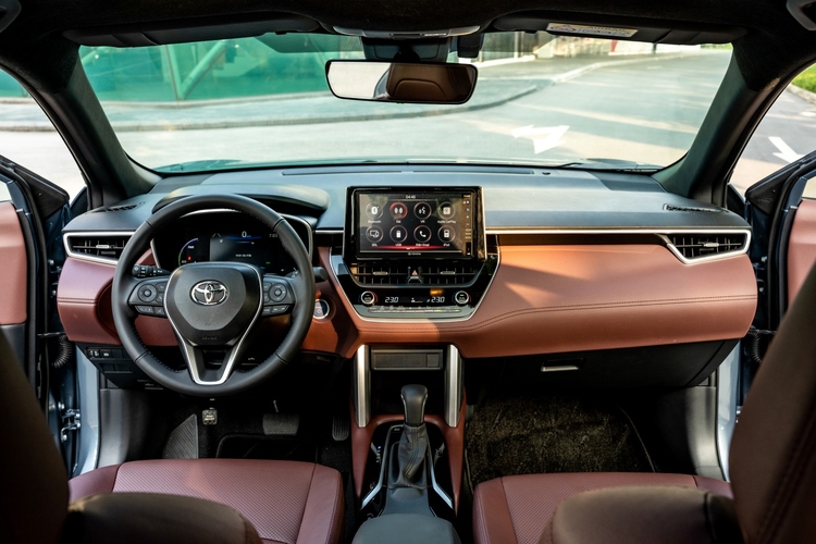 Toyota tiếp tục chương trình khuyến mãi 50% lệ phí trước bạ cho xe Corolla Cross trong tháng 8/2023