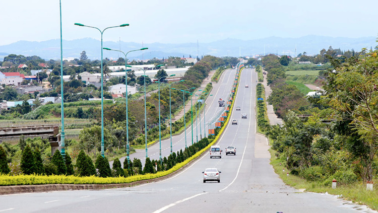 Phó thủ tướng: Sớm xây cao tốc, phá thế độc đạo các tuyến đường ở Lâm Đồng