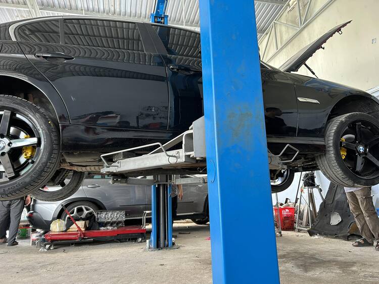 GARAGE TÍN PHÁT. 2/117 Đường Số 8,Bình Hưng Hòa,Bình Tân (Đối diện Aeon Tân Phú).