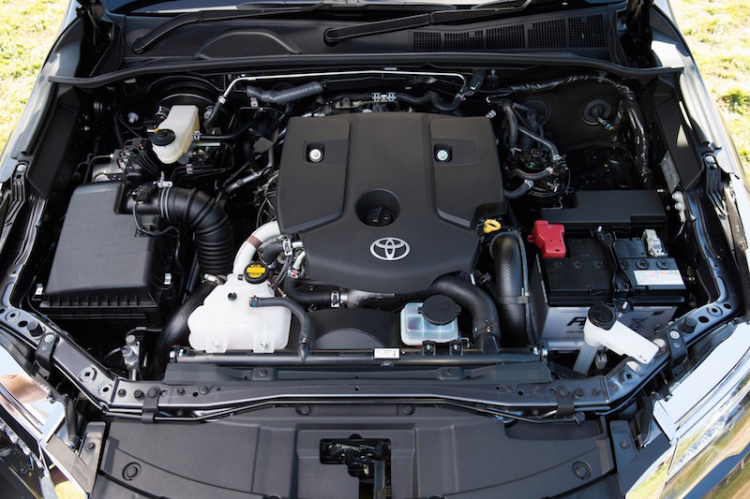 Toyota Fortuner 2016: lộ thêm 6 màu, đèn pha LED, cốp mở điện