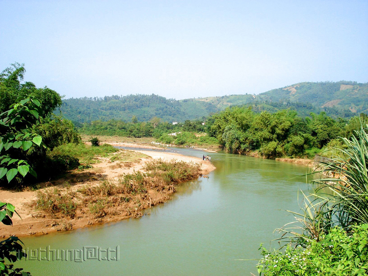 Truong Viet Hung's pic - song Bui, Luong Son, Hoa Binh.jpg