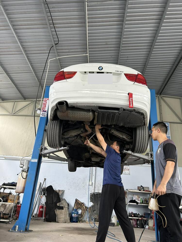 GARAGE TÍN PHÁT. 2/117 Đường Số 8,Bình Hưng Hòa,Bình Tân (Đối diện Aeon Tân Phú).