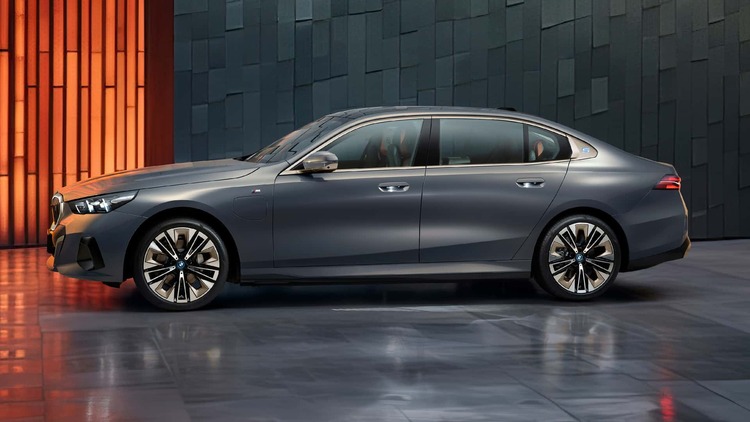 2024-bmw-i5-lwb-for-china-exterior (2).jpg