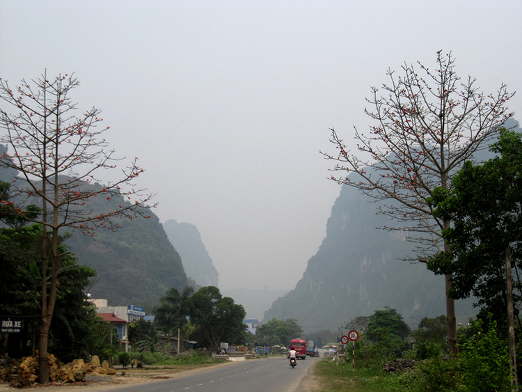 Lam Son, Hoa Binh - 020412 (1).jpg Lam Son, Hoa Binh - 020412 (1).jpg