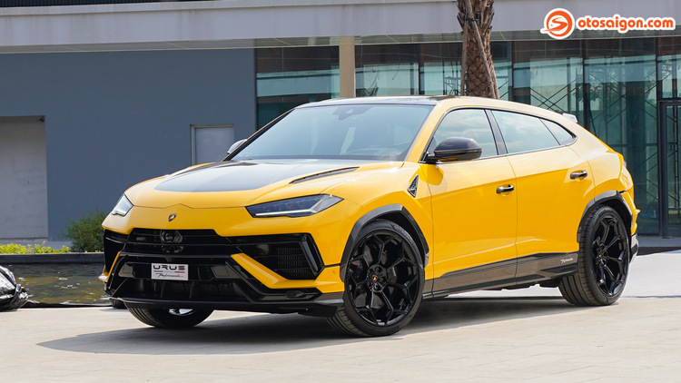 Lamborghini Urus VN.jpg Lamborghini Urus VN.jpg