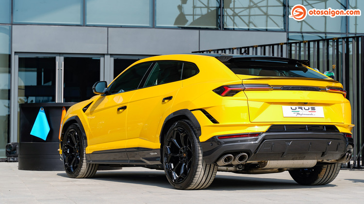 Lamborghini Urus-VN.jpg Lamborghini Urus-VN.jpg