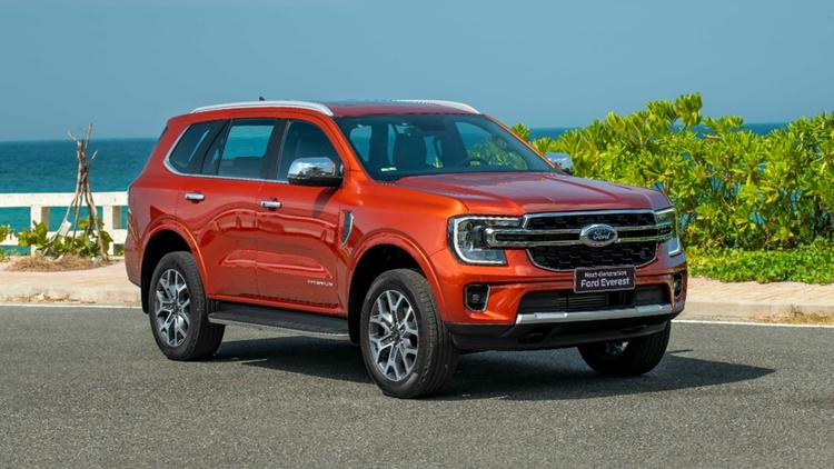 Xe Ford Everest 2023 lắc và sốc, nhờ tư vấn thay phuộc cho êm ái hơn