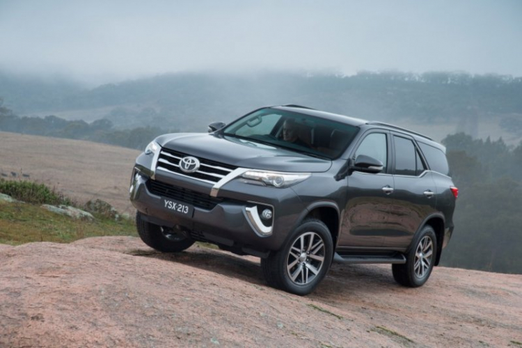 Toyota Fortuner 2016 chính thức ra mắt giá từ 760 triệu