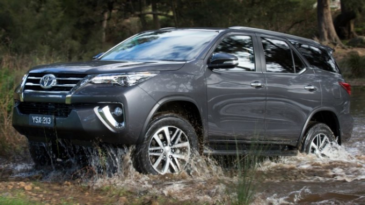 Toyota Fortuner 2016 chính thức ra mắt giá từ 760 triệu