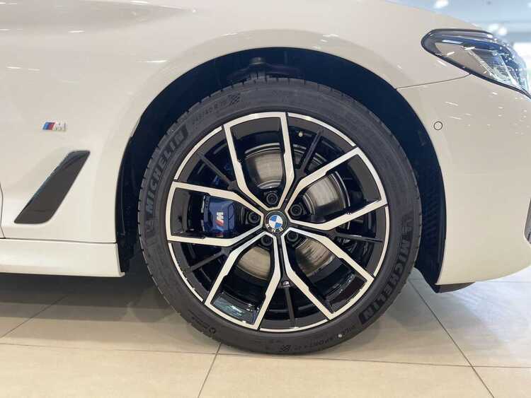 Ưu đãi giá lên đến 50% lệ phí trước bạ cho các mẫu xe BMW