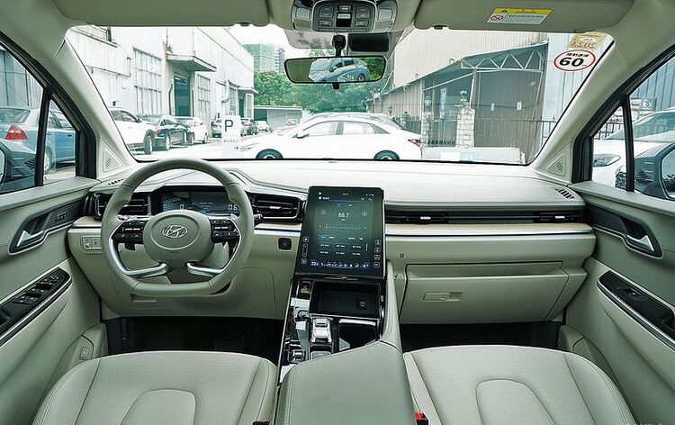 hyundai-custo-int01.jpg hyundai-custo-int01.jpg