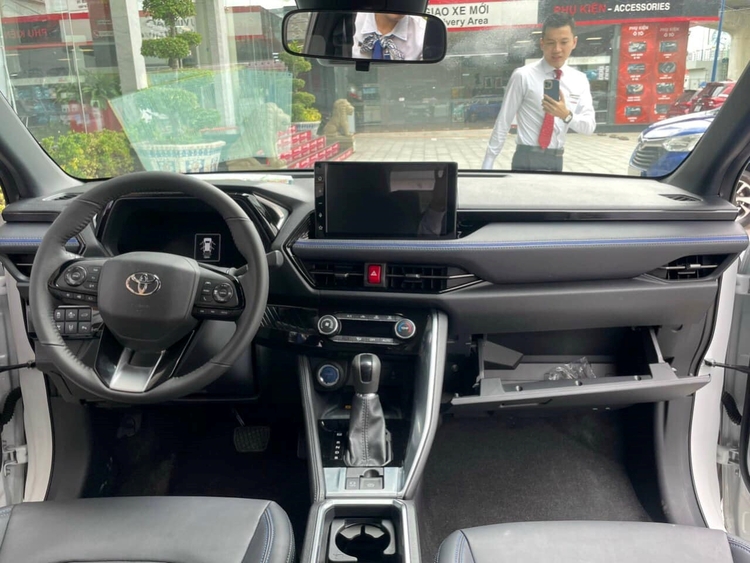 Toyota Yaris Cross 2023 đã về đến đại lý, sẵn sàng đến tay khách hàng