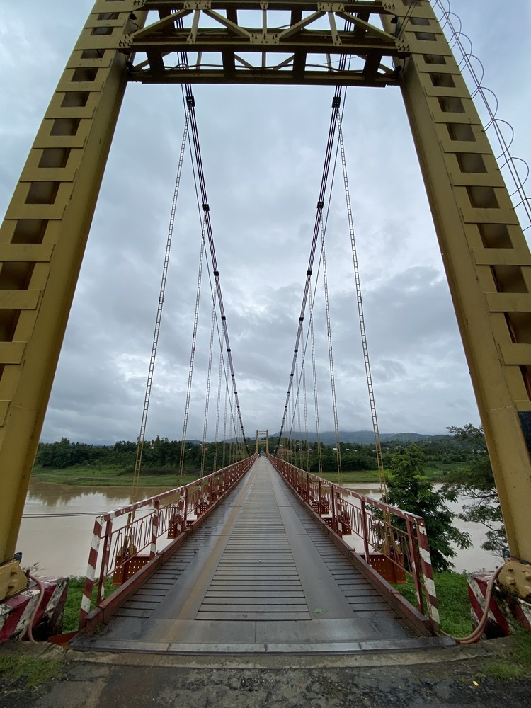 Đi ngang qua Tây Nguyên Đi ngang qua Tây Nguyên