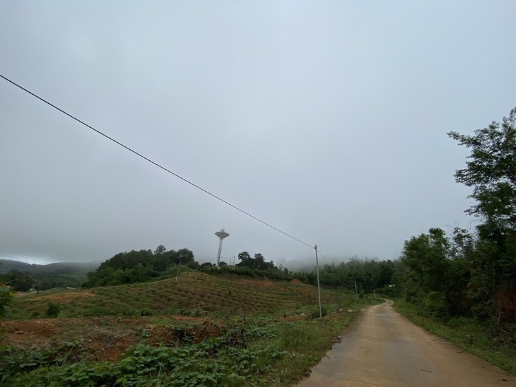 Đi ngang qua Tây Nguyên Đi ngang qua Tây Nguyên