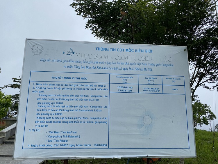 Đi ngang qua Tây Nguyên Đi ngang qua Tây Nguyên