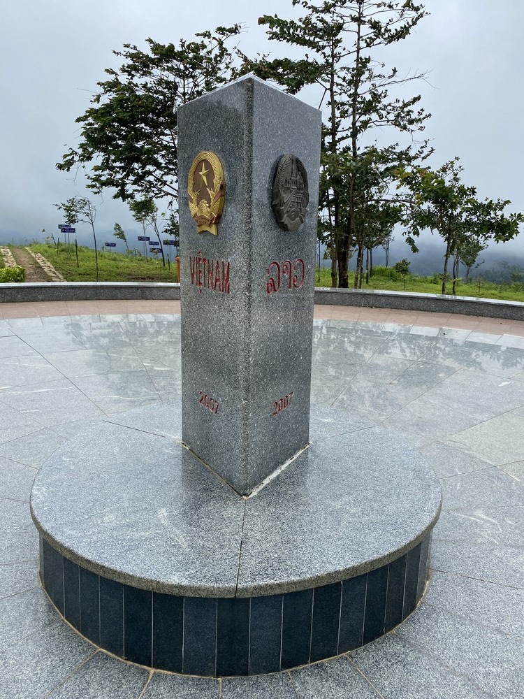 Đi ngang qua Tây Nguyên Đi ngang qua Tây Nguyên
