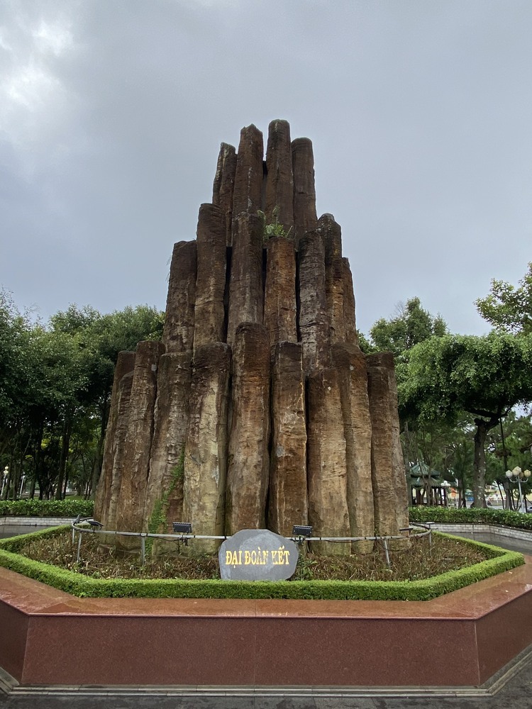 Đi ngang qua Tây Nguyên Đi ngang qua Tây Nguyên