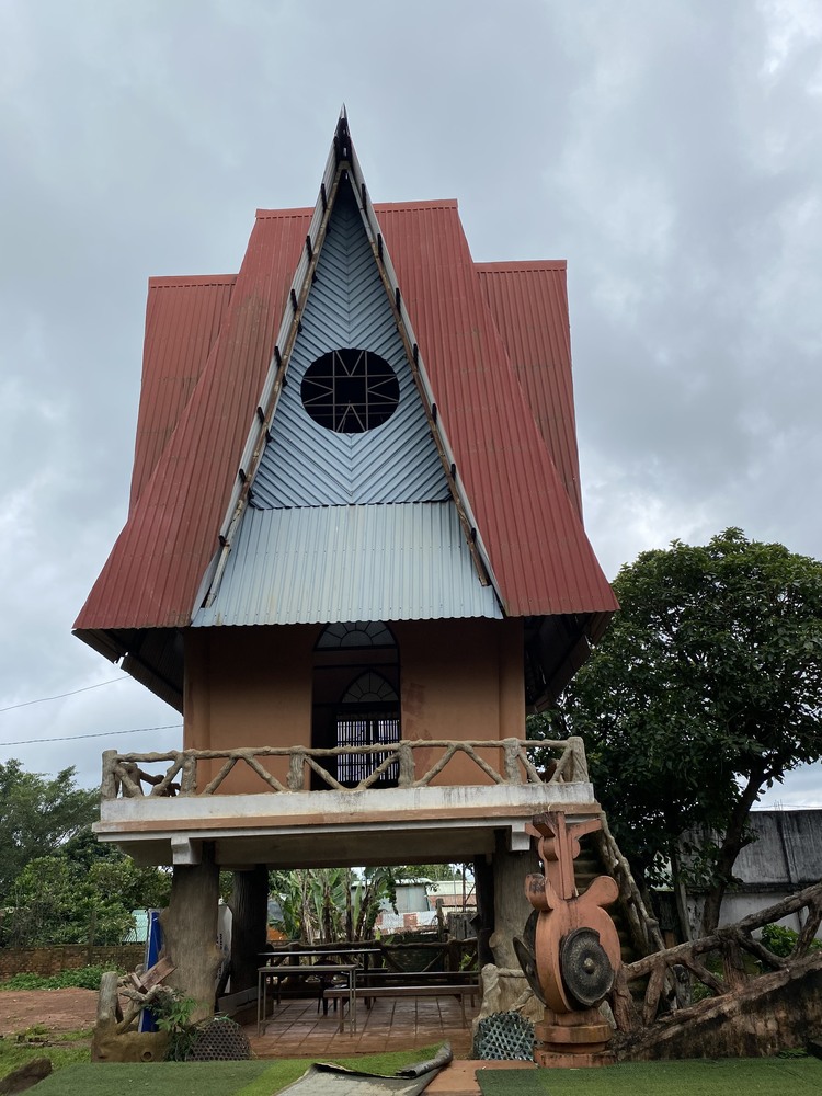 Đi ngang qua Tây Nguyên Đi ngang qua Tây Nguyên