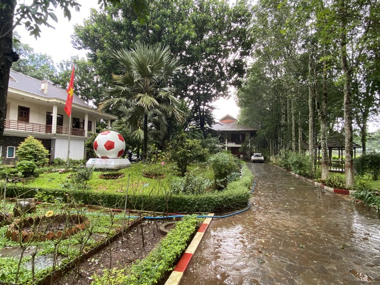 Đi ngang qua Tây Nguyên Đi ngang qua Tây Nguyên