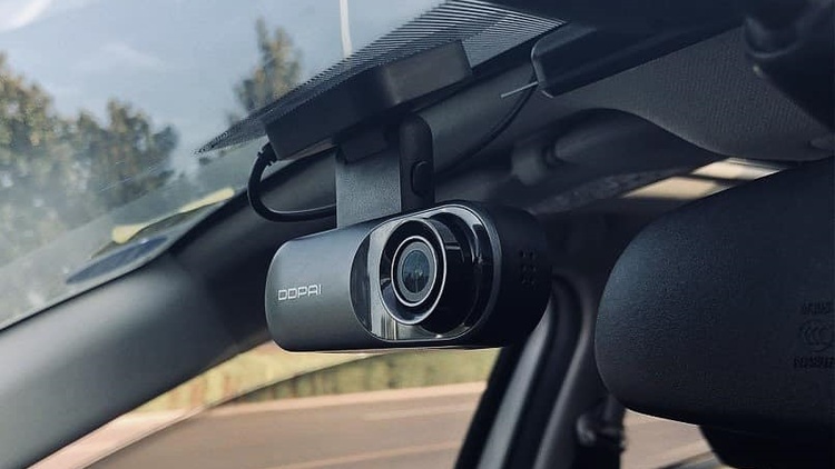 Nên gắn Camera hành trình nào cho BMW X3?