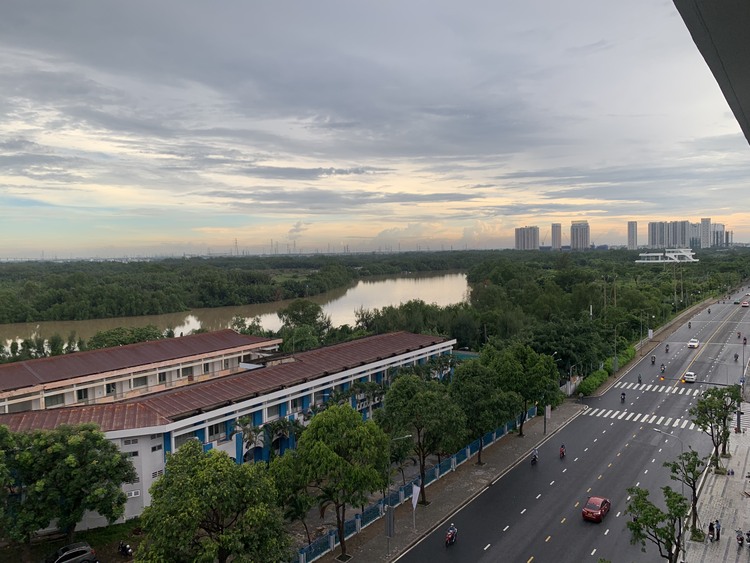 The Horizon ngay Hồ Bán Nguyệt, cách Crescent Mall vài phút đi bộ