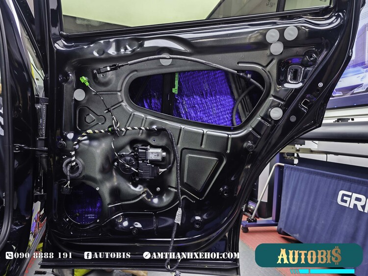 Volkswagen Tiguan Thi Công Cách Âm Thương Hiệu DrARTEX Dòng Cao Cấp Pallium & Armor Tại Autobis Volkswagen Tiguan Thi Công Cách Âm Thương Hiệu DrARTEX Dòng Cao Cấp Pallium & Armor Tại Autobis