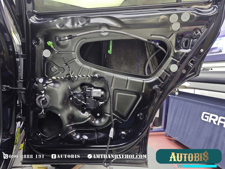 Volkswagen Tiguan Thi Công Cách Âm Thương Hiệu DrARTEX Dòng Cao Cấp Pallium & Armor Tại Autobis Volkswagen Tiguan Thi Công Cách Âm Thương Hiệu DrARTEX Dòng Cao Cấp Pallium & Armor Tại Autobis
