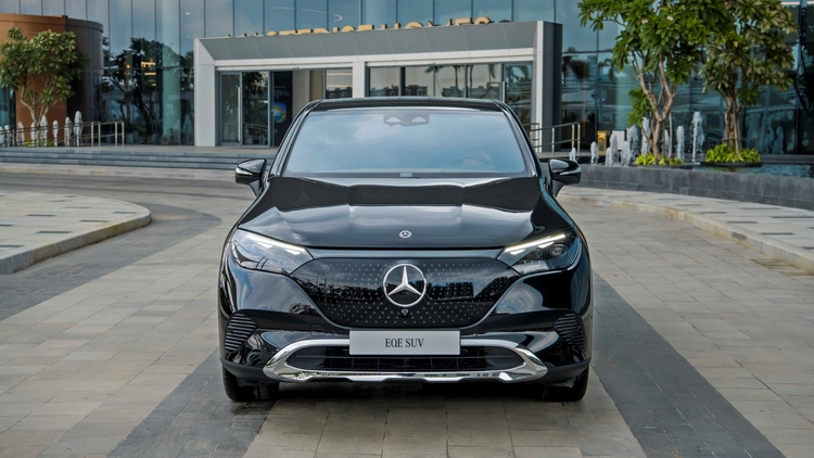 Soi chi tiết Mercedes EQE 500 4MATIC SUV vừa ra mắt: 4 tỷ đồng cho một SUV tương lai