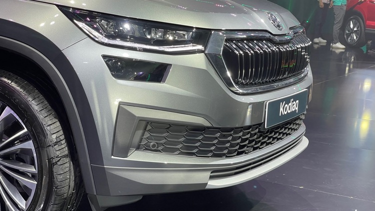 Thương hiệu Skoda chính thức ra mắt tại VN: 2 mẫu SUV Karoq và Kodiaq có giá từ 999 triệu và 1,18 tỷ đồng