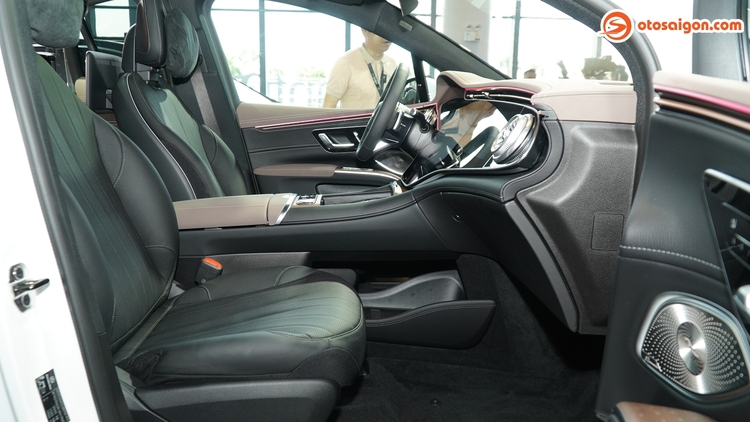 Mercedes EQS 500 4MATIC có giá 4,999 tỷ đồng: SUV chạy điện đắt nhất của Mercedes có gì hấp dẫn? Mercedes EQS 500 4MATIC có giá 4,999 tỷ đồng: SUV chạy điện đắt nhất của Mercedes có gì hấp dẫn?