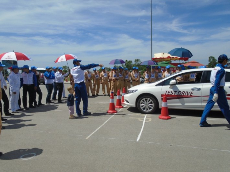 Honda Việt Nam khởi động chuỗi hoạt động đào tạo lái xe ô tô an toàn trong năm 2015